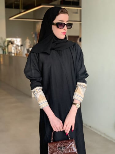 عباية باكمام مطرزه #0020