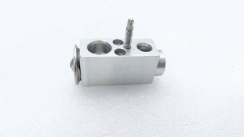 بلف ثلاجة أمامي أصلي H9