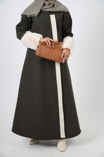 عباية جوخ زيتي وفرو سكري