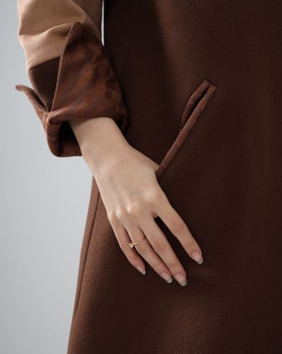 عباية بياقة جوخ بني