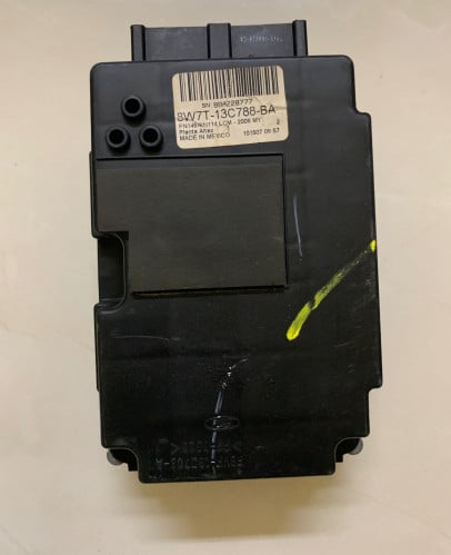 كمبيوترات انوار ماركيز فكتوريا -لنكولن 06-11 اصلي...