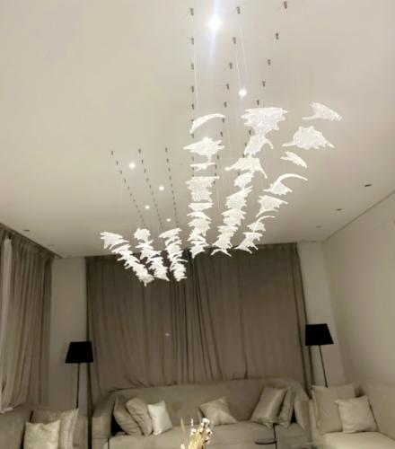 زجاج معلق على شكل ورق شجر