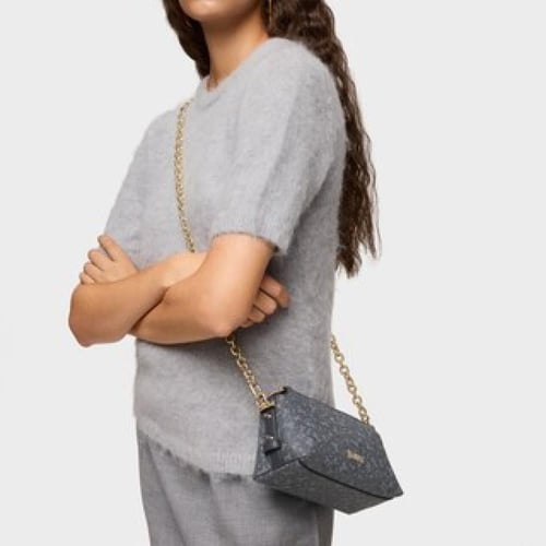 حقيبة صغيره توس