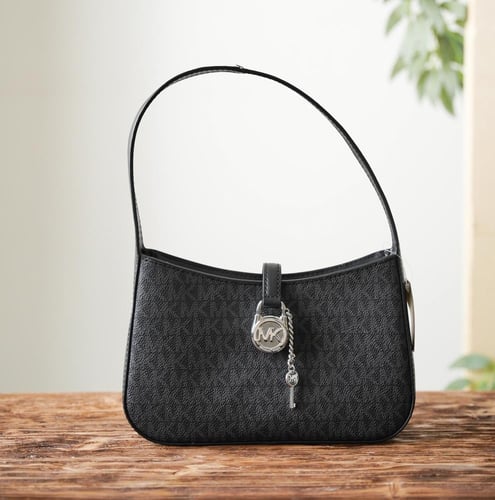 شنطة مايكل كورس