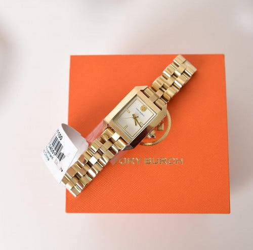 ساعة توري بورش تتوفر بالطلب