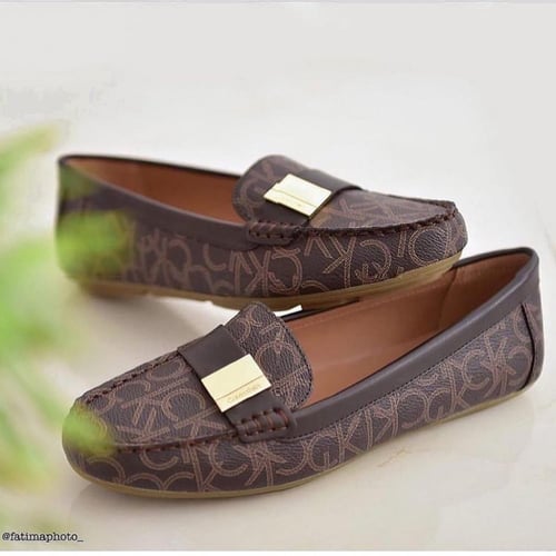 حذاء باللوقو كالفن كلاين يتوفر بالطلب