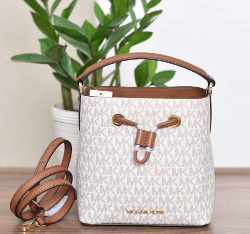 شنطة مايكل كورس