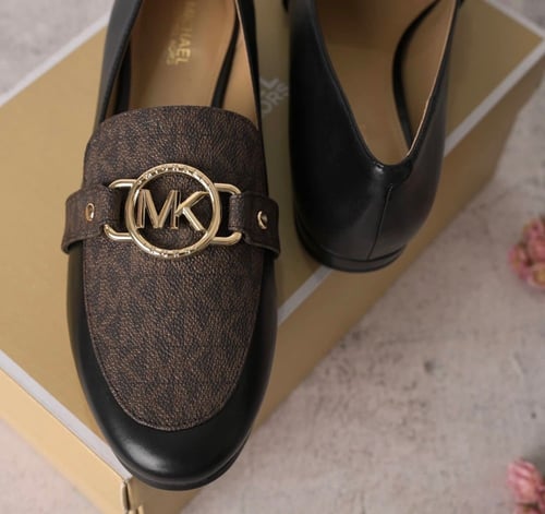 جزمة مايكل كورس