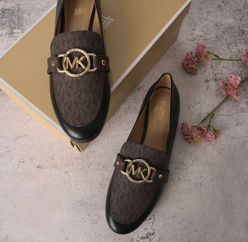 جزمة مايكل كورس