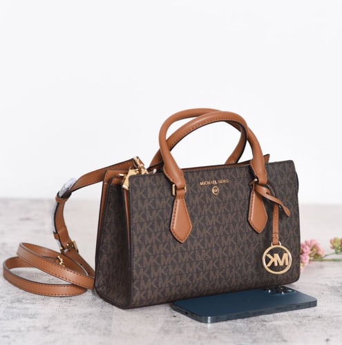 شنطة مايكل كورس