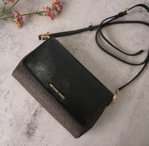 شنطة مايكل كورس