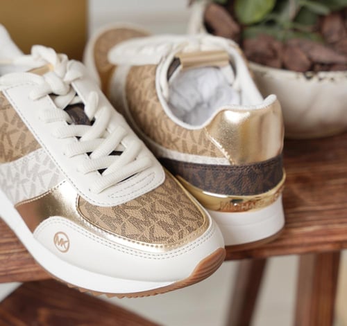 جزمة مايكل كورس