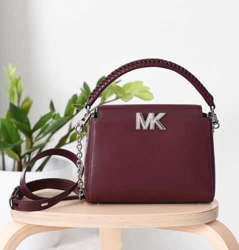 شنطة مايكل كورس