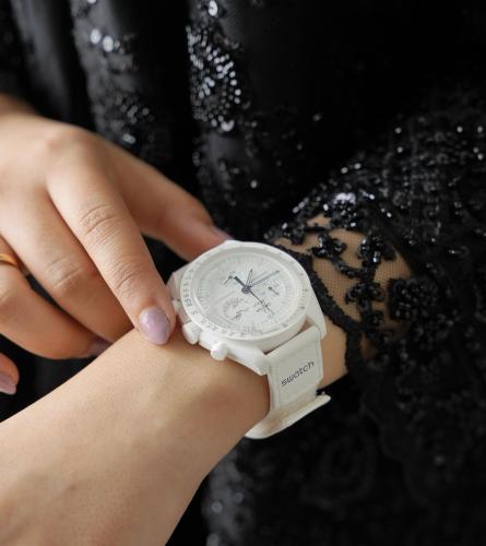 ساعة اوميغا سواتش اصدار جديد. omega swatch