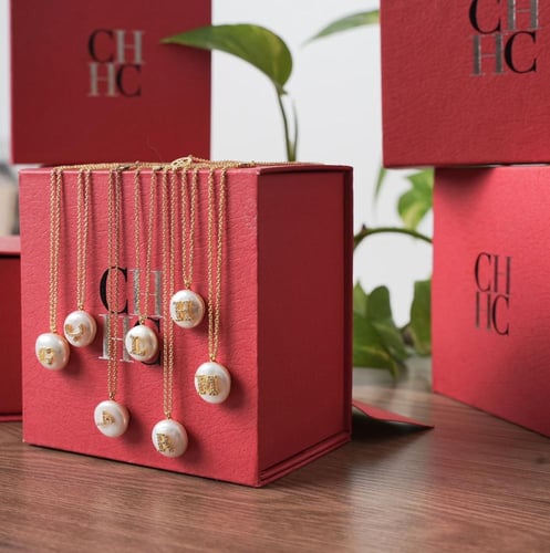 سلسال كارولينا هيريرا جه سي اتش وجه الحرف