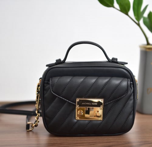 شنطة مايكل كورس