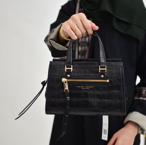 شنطة مارك جاكوبس تتوفر بالطلب