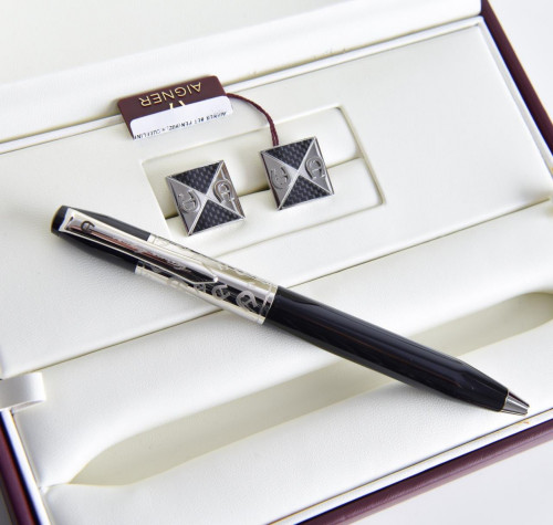 طقم قلم وكبك ماركة اقنر