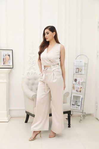 طقم ساتان بحزام اوف وايت