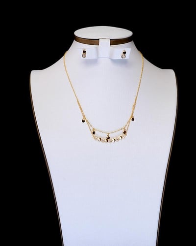 طقم اكسسوار فضي – شوكر & حلق – تصميم سداسي