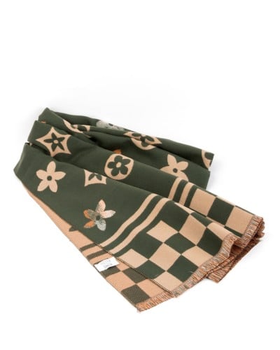 شال بنقشة زهور