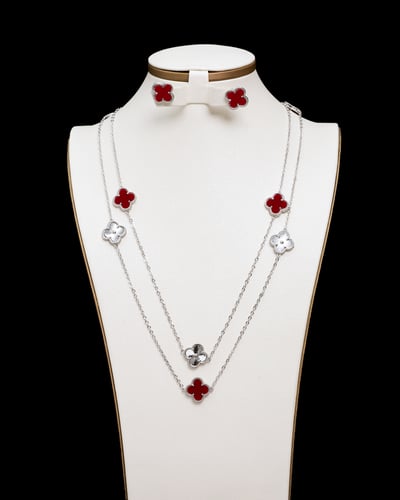 طقم بطابع الوردة