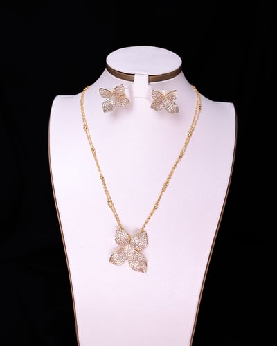 طقم سلسال حلق طويل