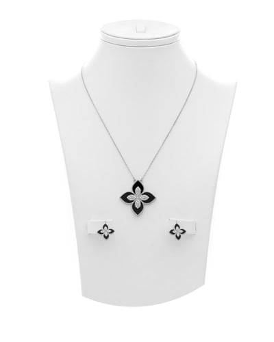 طقم بطابع الوردة