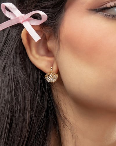 حلق زركون بتصميم مميز