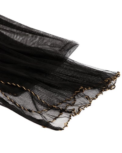 طرحة بطرف ذهبي