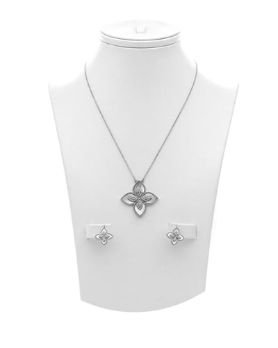 طقم بطابع الوردة