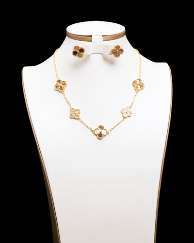 طقم بطابع الوردة