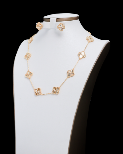 طقم بطابع الوردة