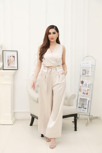 طقم ساتان بحزام اوف وايت