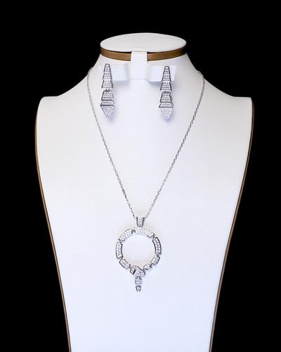 طقم فاخر – شوكر & حلق | ذهبي | مزخرف