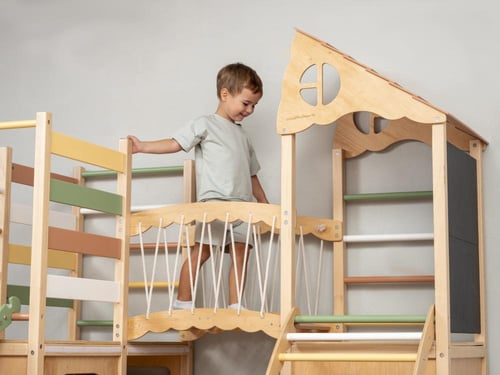 برج اللعب و التسلق مع زحليقة و تسلق