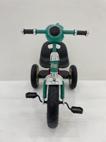 دراجة ثلاثية خضراء