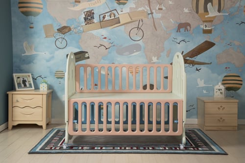 سرير أطفال ملون