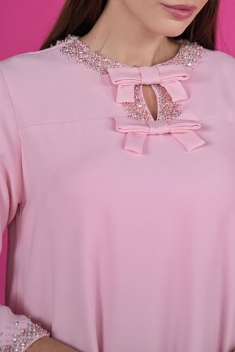 فستان زهري أنيق بفيونكات وشك يدوي من الخزر على الص...