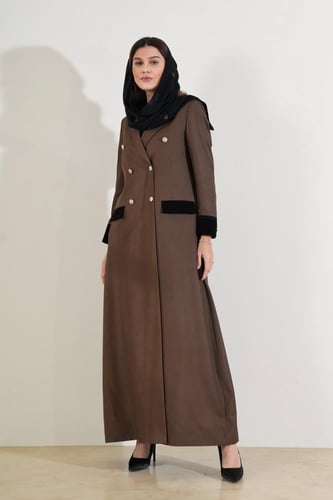 عباية بليزر شتوية جملي وأسود شمواه مع أزارير فضية