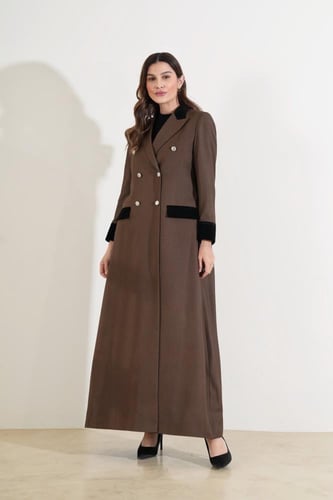 عباية بليزر شتوية جملي وأسود شمواه مع أزارير فضية