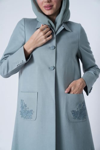 عباية بليزر جوخ فاخر بجيوب أمامية مطرزة يدوياً - س...