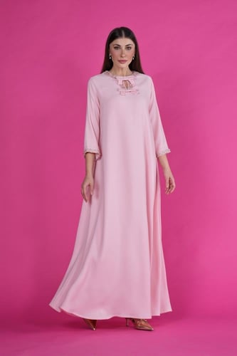 فستان زهري أنيق بفيونكات وشك يدوي من الخزر على الص...