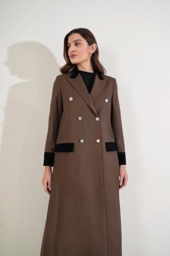 عباية بليزر شتوية جملي وأسود شمواه مع أزارير فضية