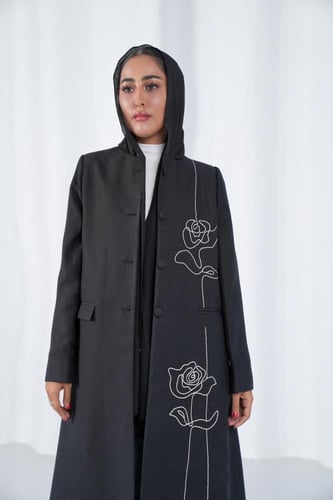 عباية بليزر لينن هندي بتطريز ورد على الصدر والطرحة