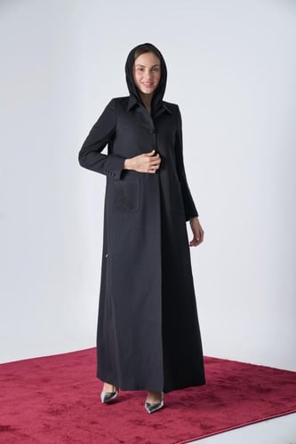 عباية بليزر جوخ فاخر بجيوب أمامية مطرزة يدوياً - أ...