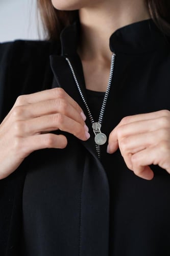 عباية كلوش كلاسيكية بتطعيمات من المخمل شمواه بسحاب...