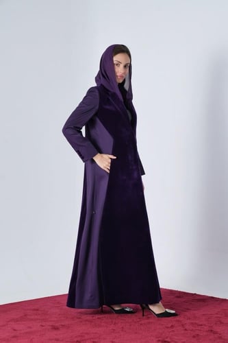 عباية بليزر كريب و مخمل شمواه ساعة رملية.