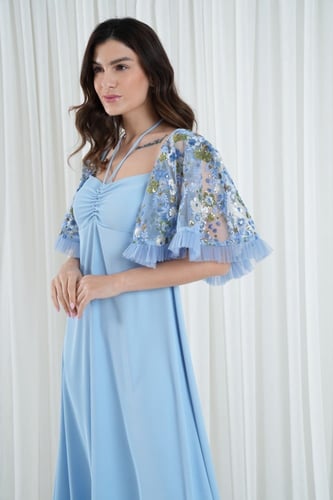 فستان كريب بأكمام من التل المطرز بالورد مكشوف الصد...