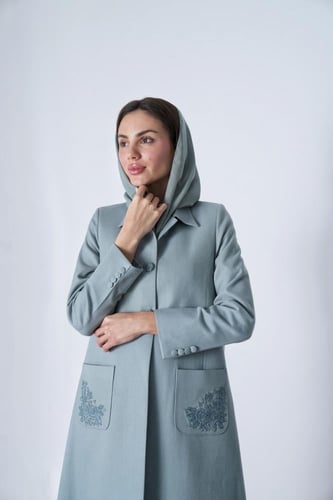 عباية بليزر جوخ فاخر بجيوب أمامية مطرزة يدوياً - س...